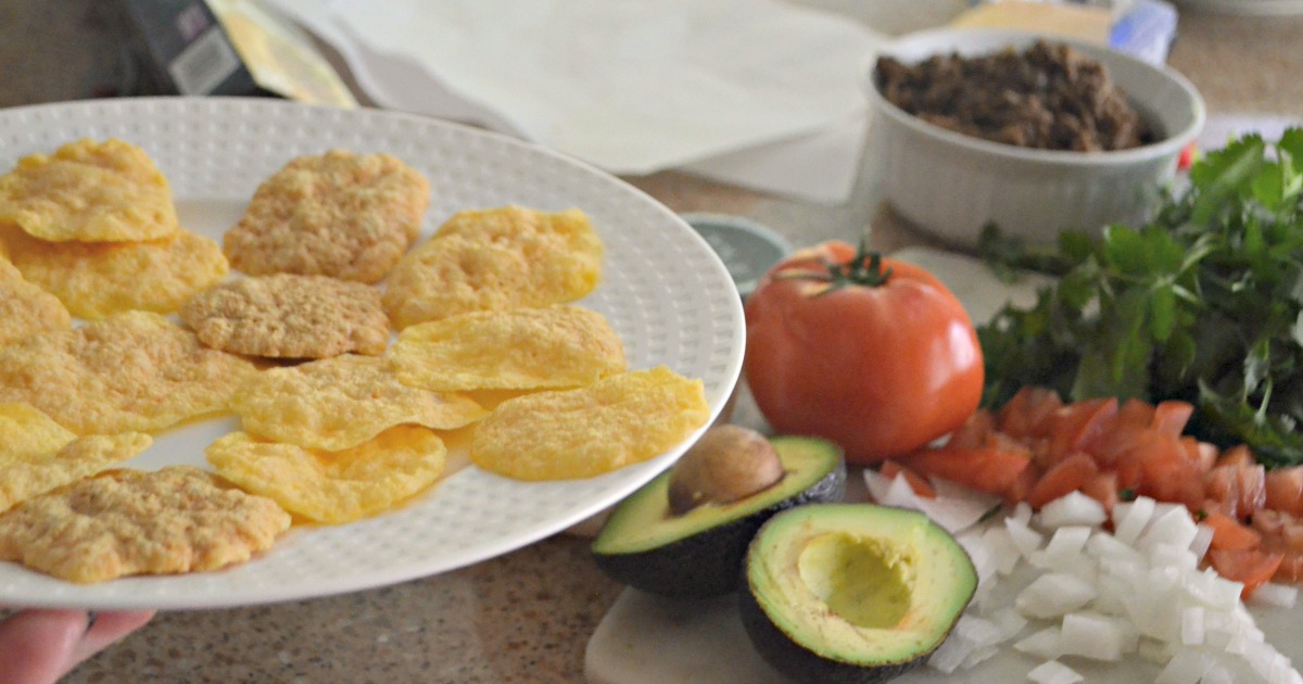 plate of keto microwave nachos