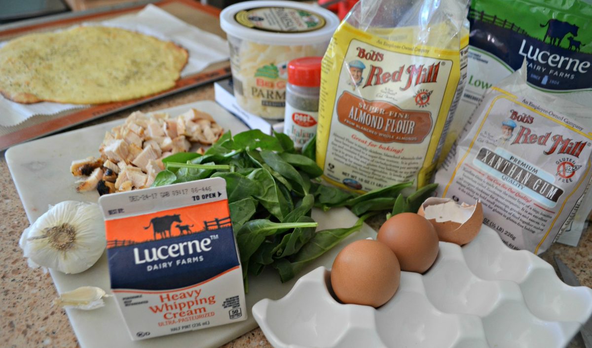 This White Spinach & Chicken Pizza Redipe Tastes Too Good to be Keto