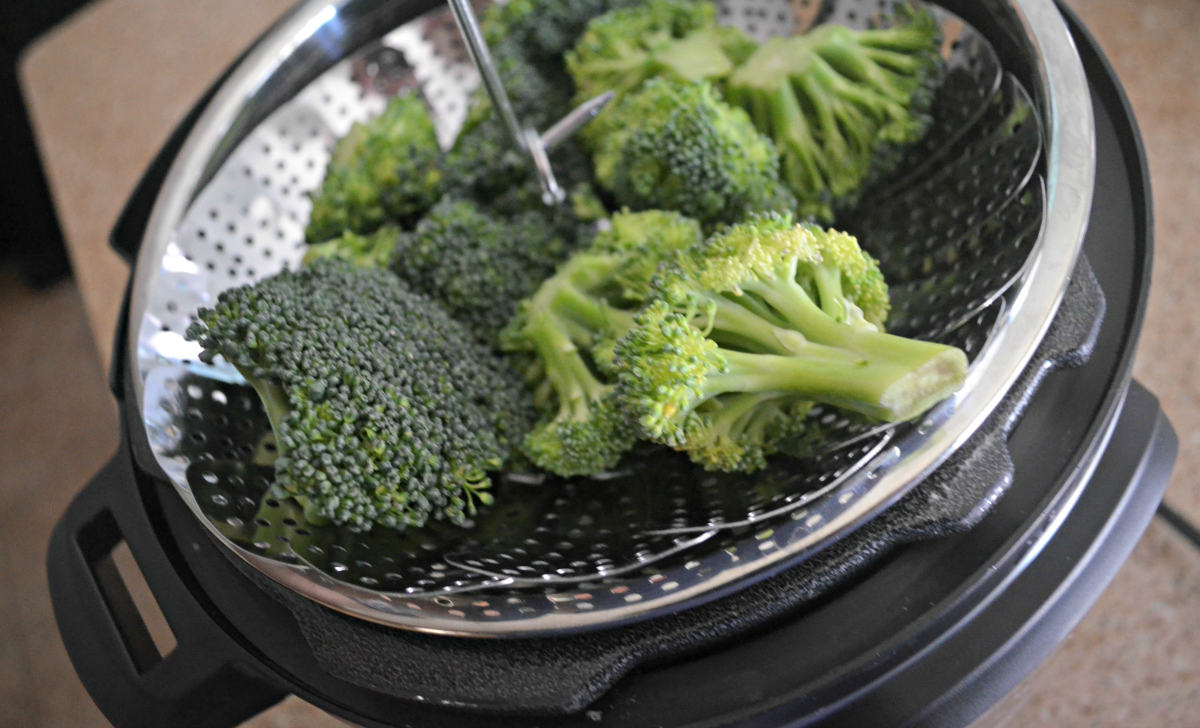 broccoli in pot