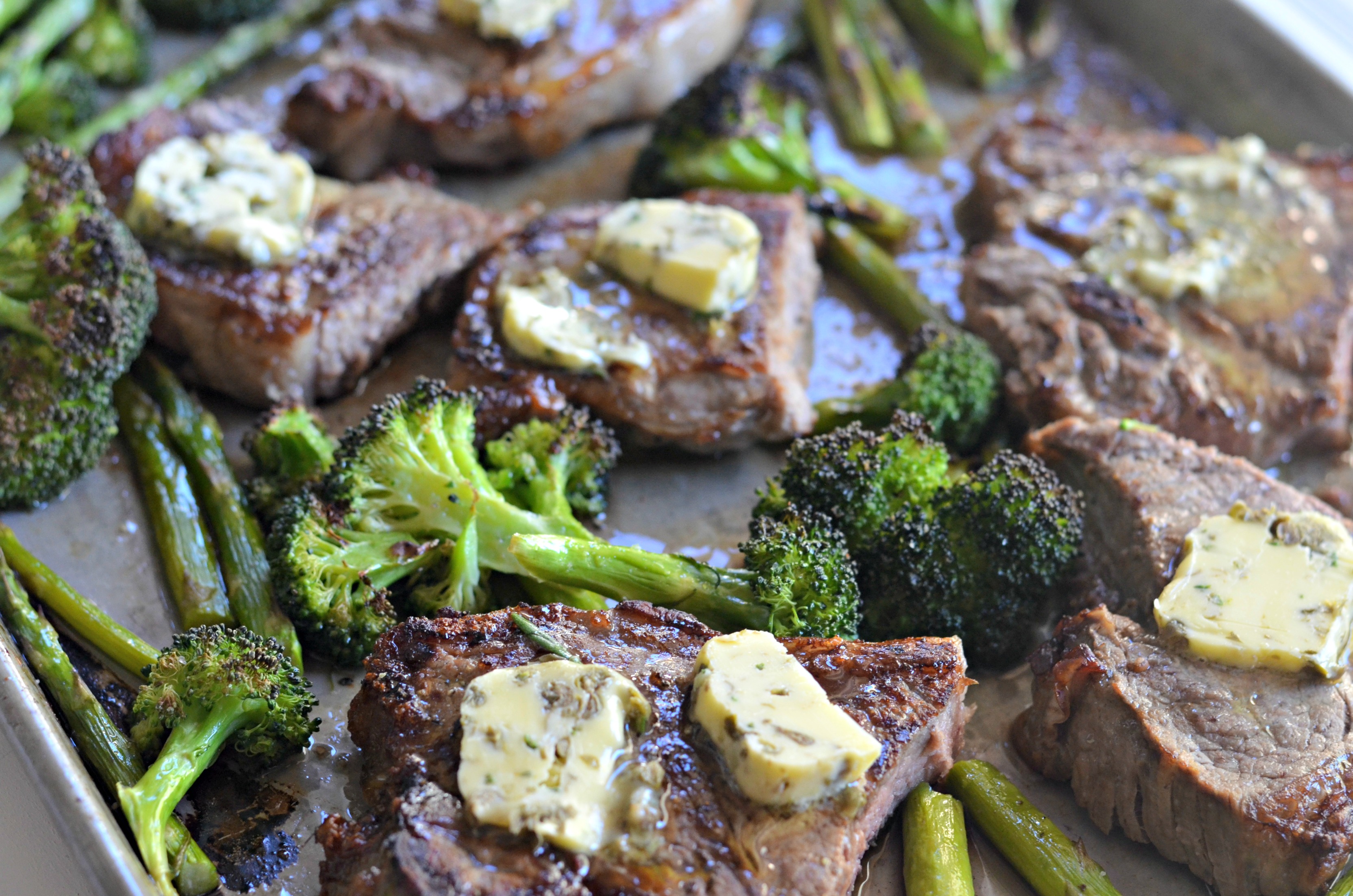 sheet pan of low carb steak and veggies 
