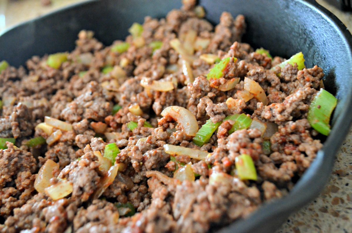 shepherd's Pie keto recipe – cooking meat in the pan
