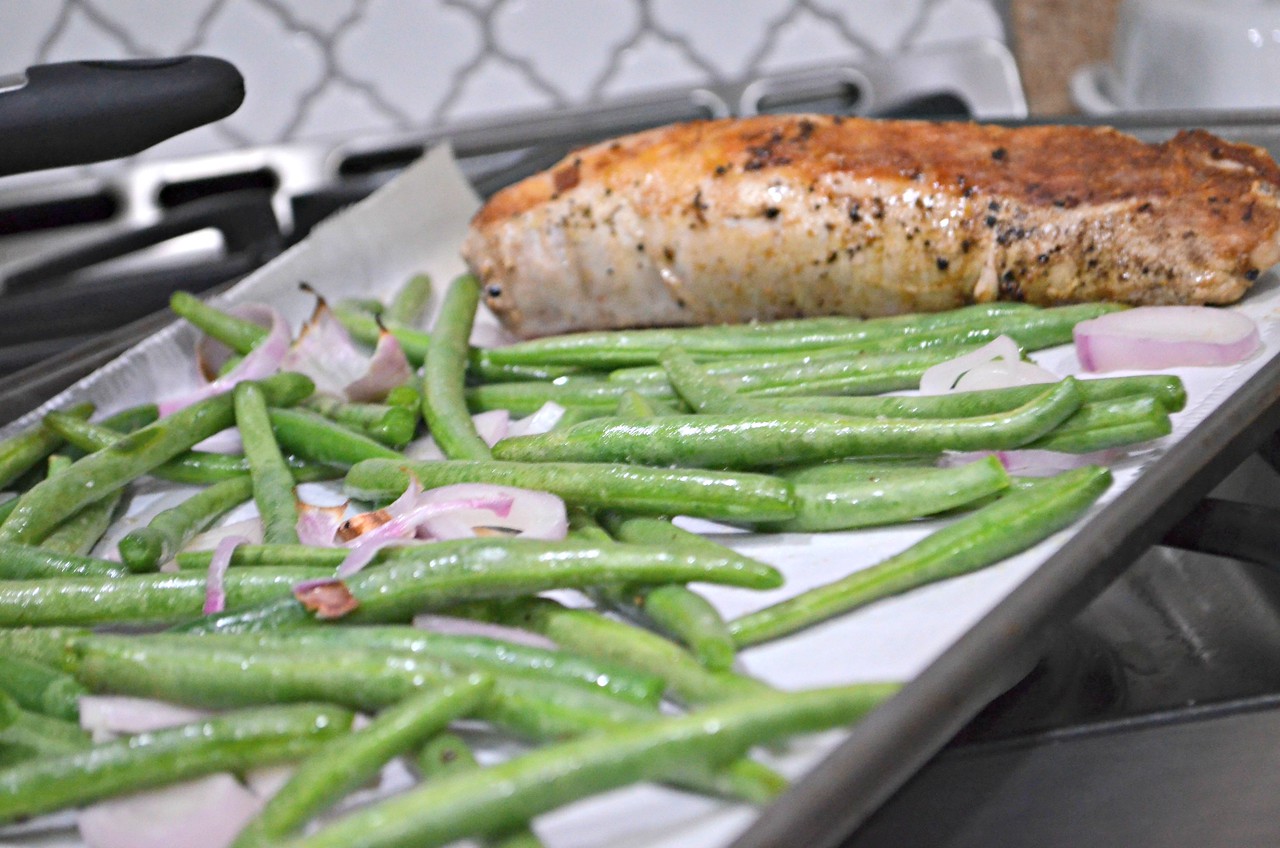 Low-carb Home Chef meal kit options include fresh meat and green beans