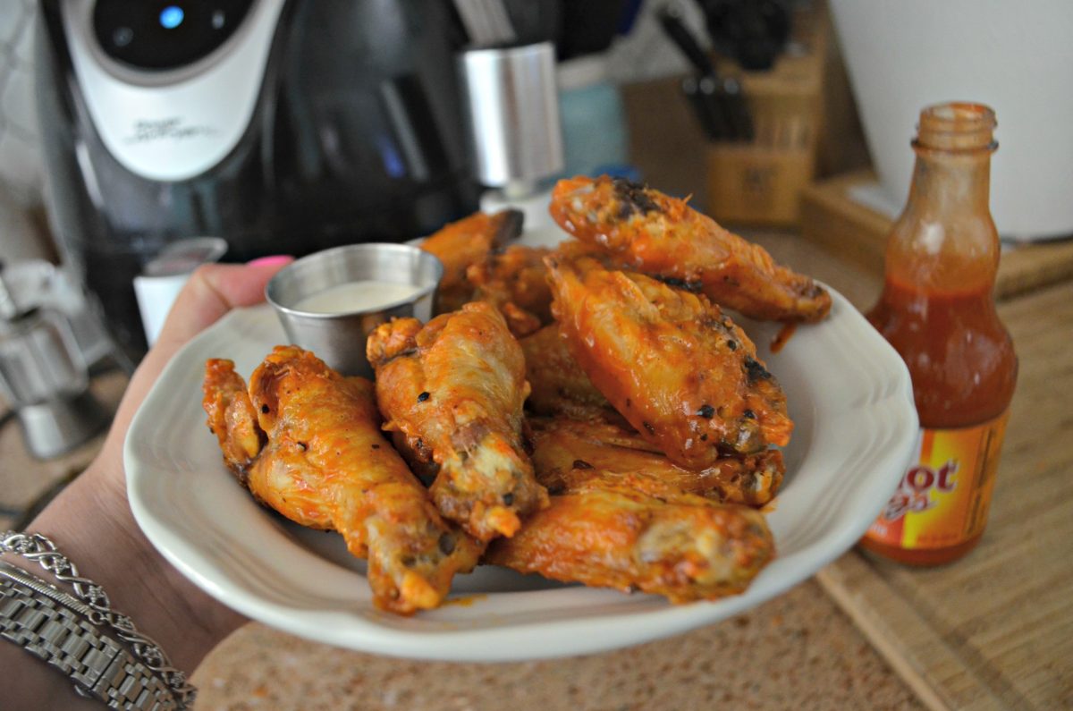 air fryer chicken wings – closeup of wings on a plate with ranch dressing