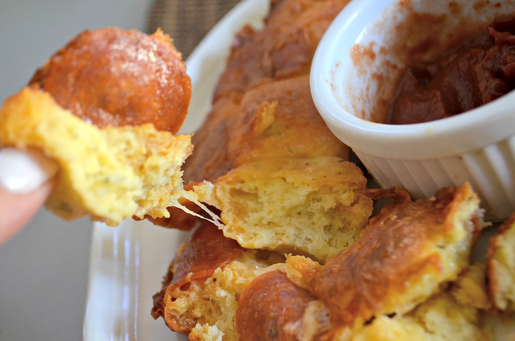 pulling apart keto pepperoni pizza rolls 