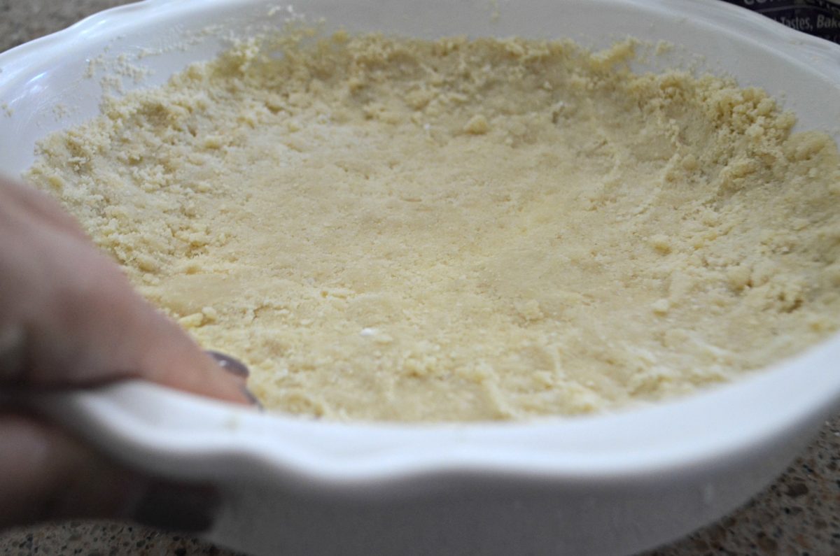 Making raspberry cream pie keto crust 