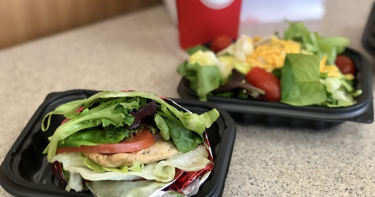 wendys keto dining guide – side salad and a chicken sandwich