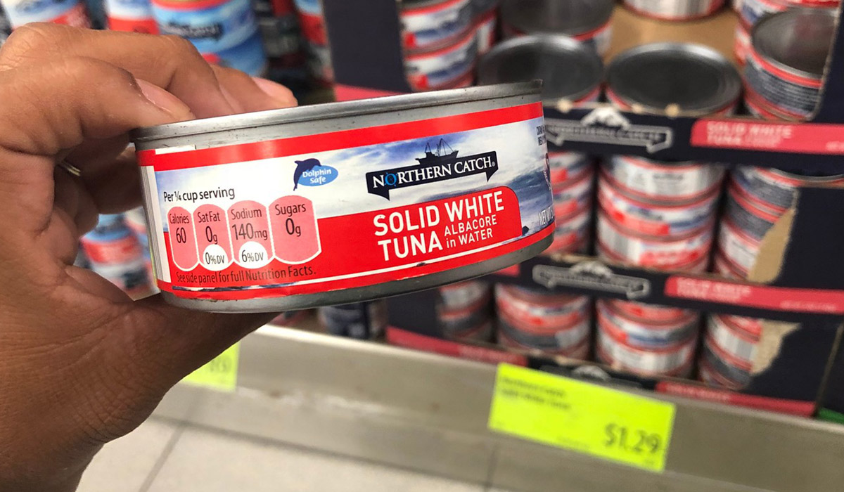 hand holding a can of tuna carnivore diet snacks