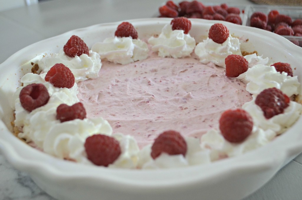 Keto raspberry cream pie 