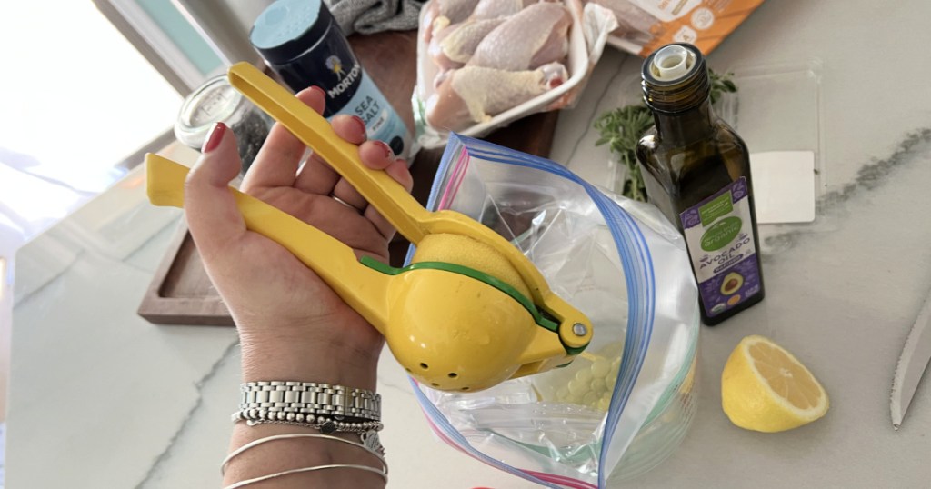 squeezing lemon juice into marinade