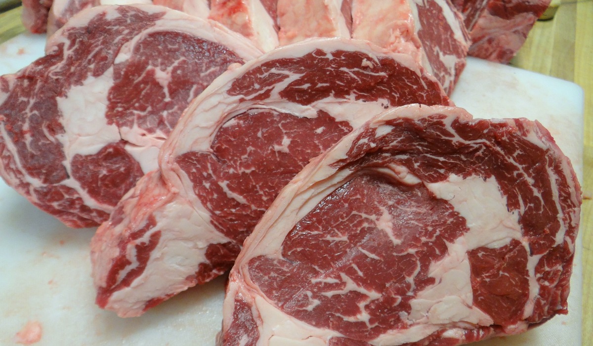 common keto diet mistakes – ribeye steaks with marbling