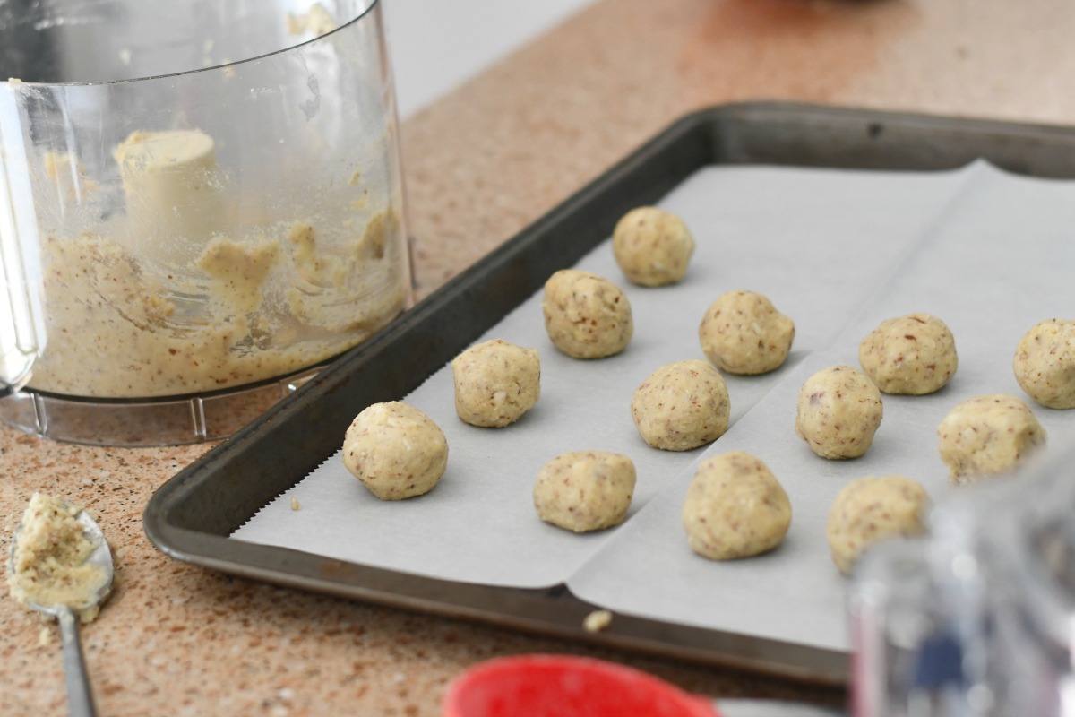 Keto Snowball Cookies For The Holidays Sugar Free Recipe