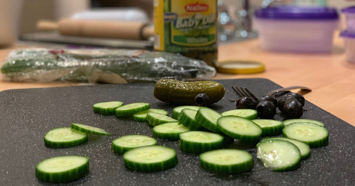 make-ahead keto snack boxes – slices cucumbers and olives