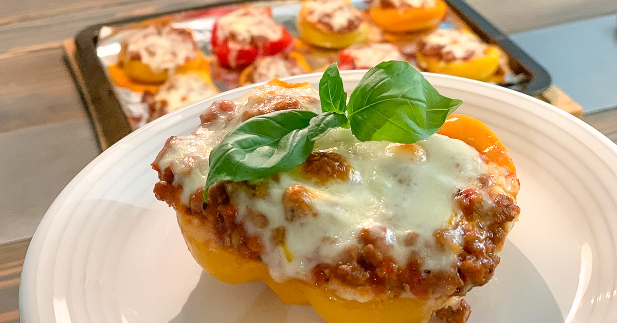 low-carb stuffed lasagna bell pepper boats plated