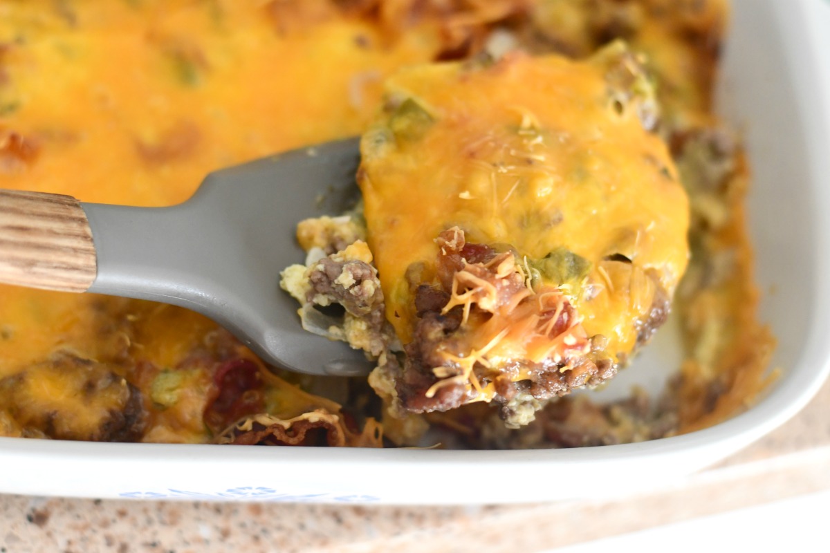 keto cheeseburger casserole recipe slice closeup