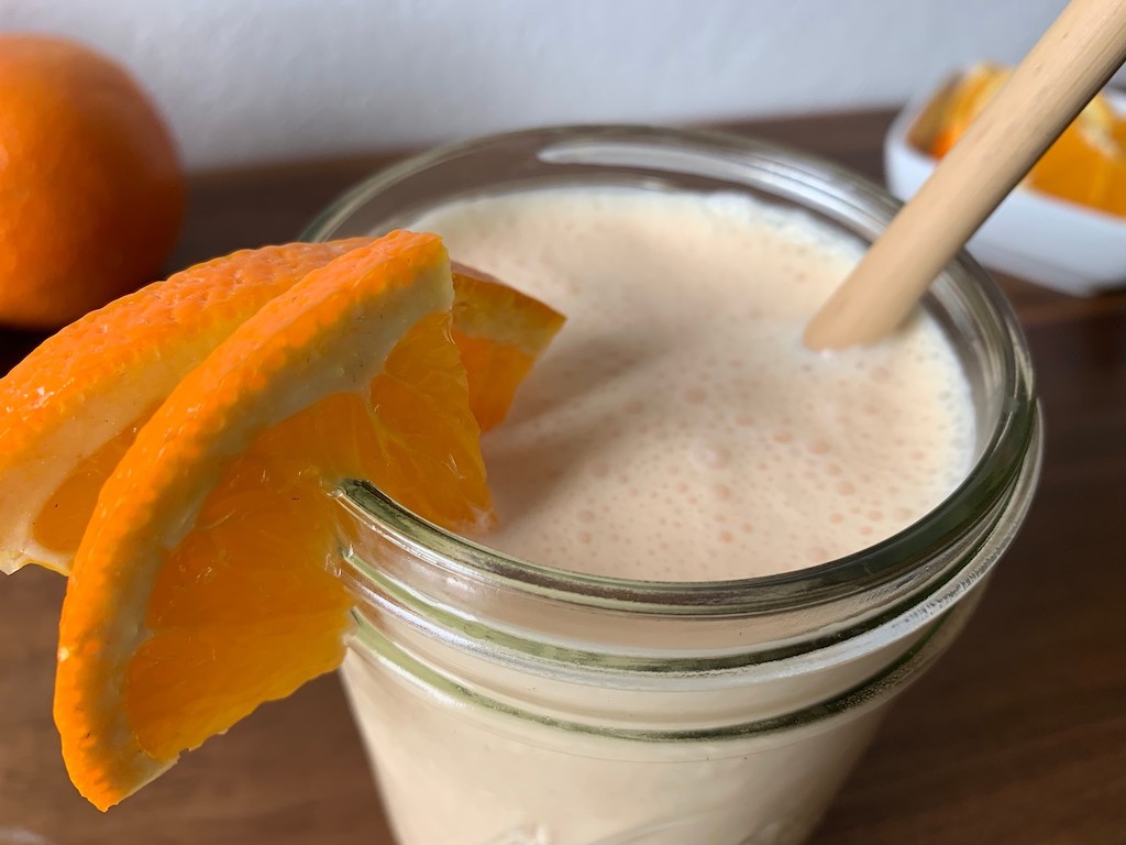 keto orange julius with fresh oranges 