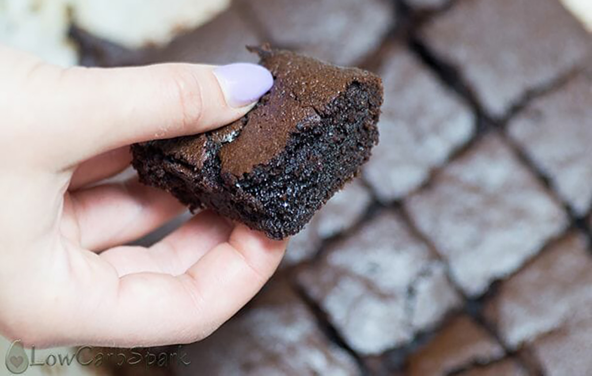popular keto desserts — fudgey keto brownies