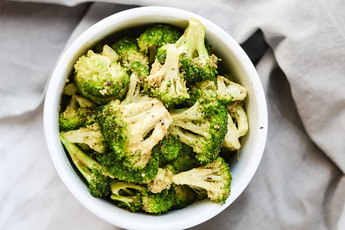 air fryer broccoli from meal plan addict
