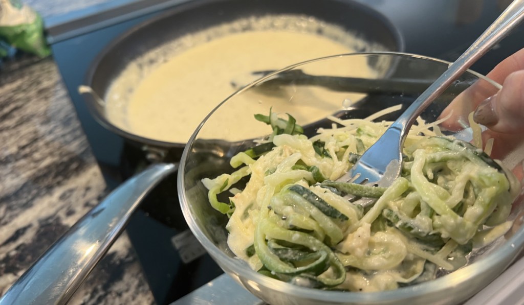 keto alfredo sauce with zoodles