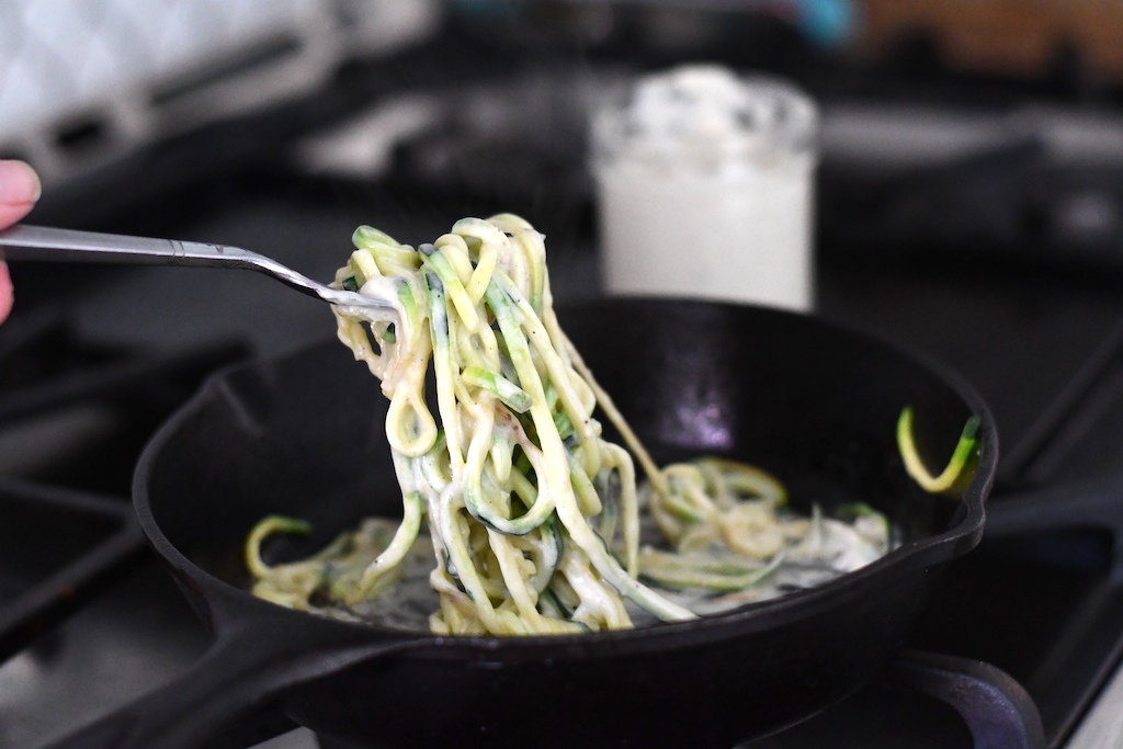 zoodles with alfredo sauce 