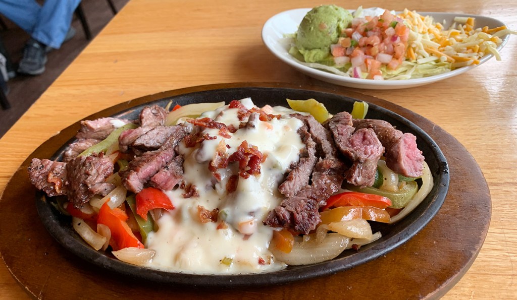 applebee's fajita queso platter