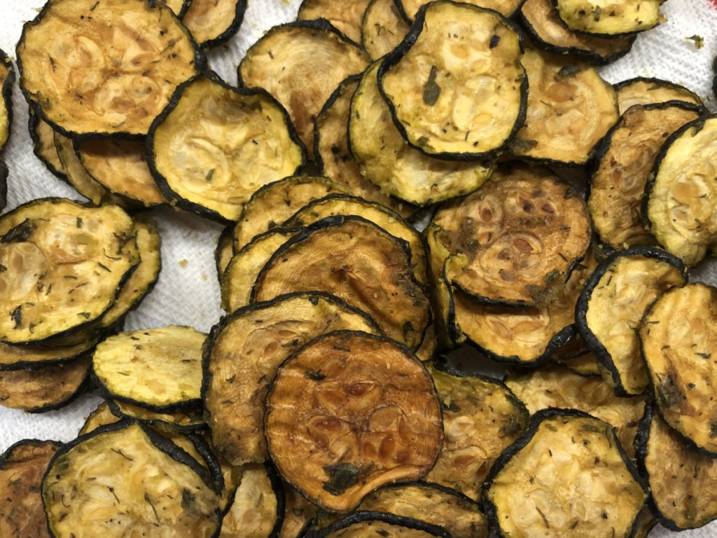 keto zucchini chips close up