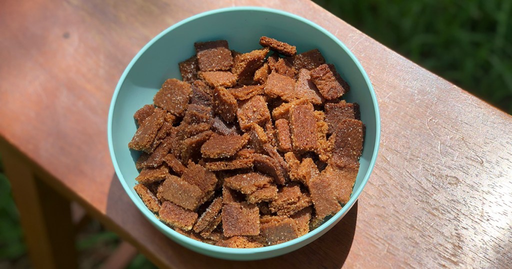 keto cinnamon cereal in bowl