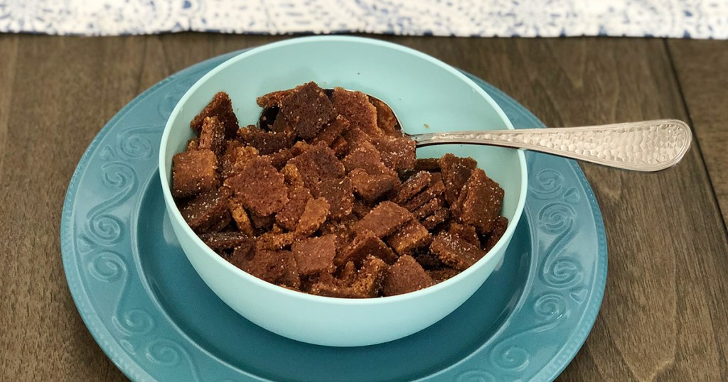 keto cinnamon cereal in bowl