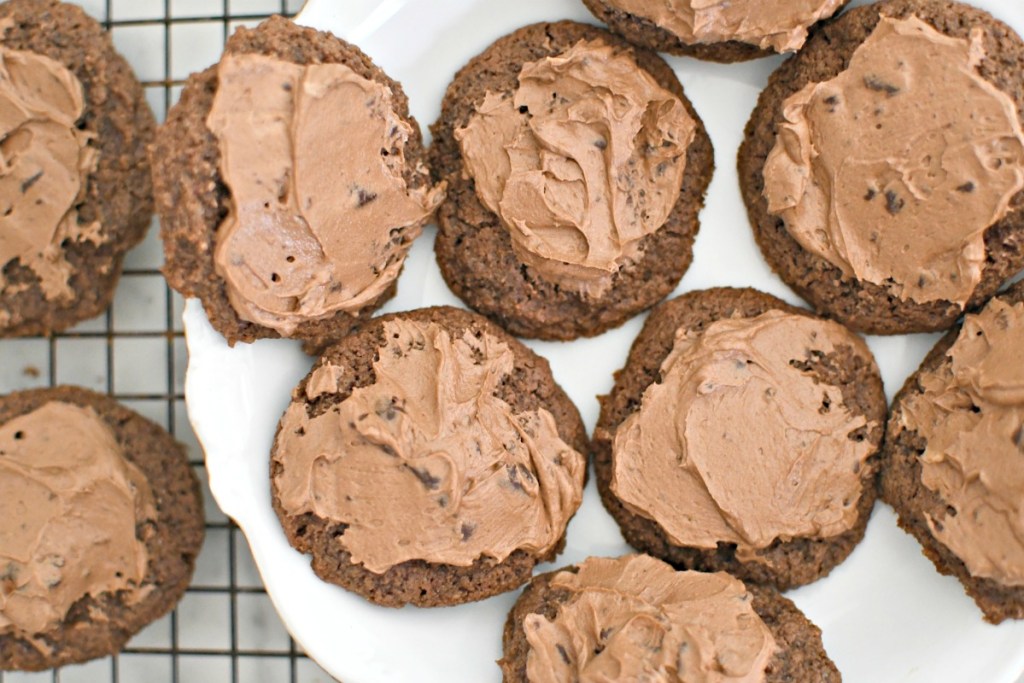 plate of keto chocolate cookies 