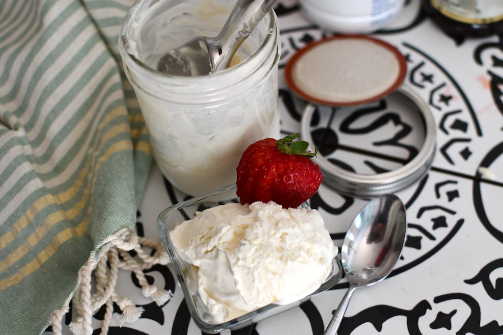 Keto Mason Jar Ice Cream - Vanilla, Chocolate and Strawberry - Hey