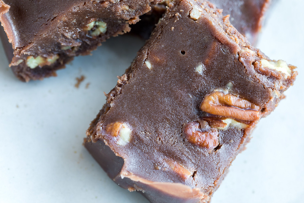 keto fudge with pecans