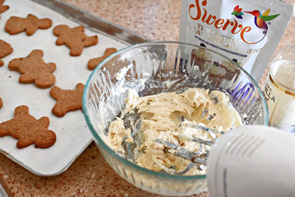 making keto frosting for gingerbread cookies