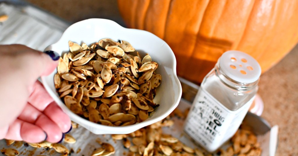 roasted pumpkins seeds with everything but the bagel seasoning 