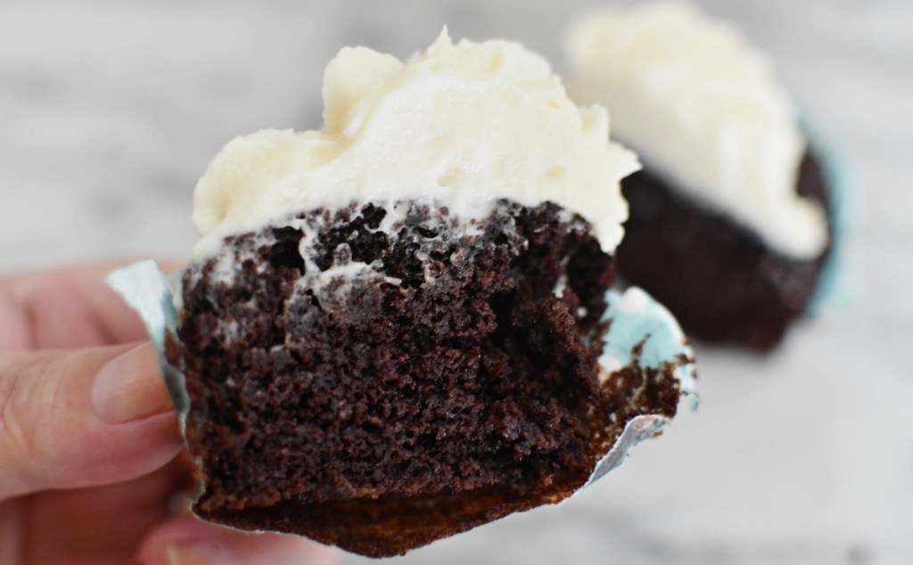 keto chocolate cupcakes from swerve