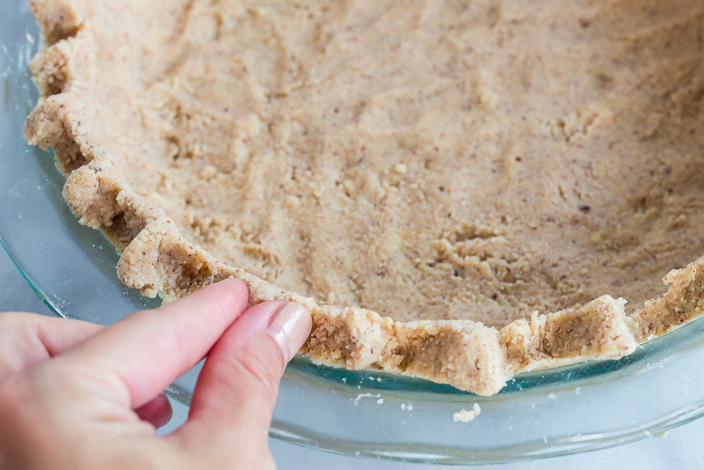 making keto pie crust 