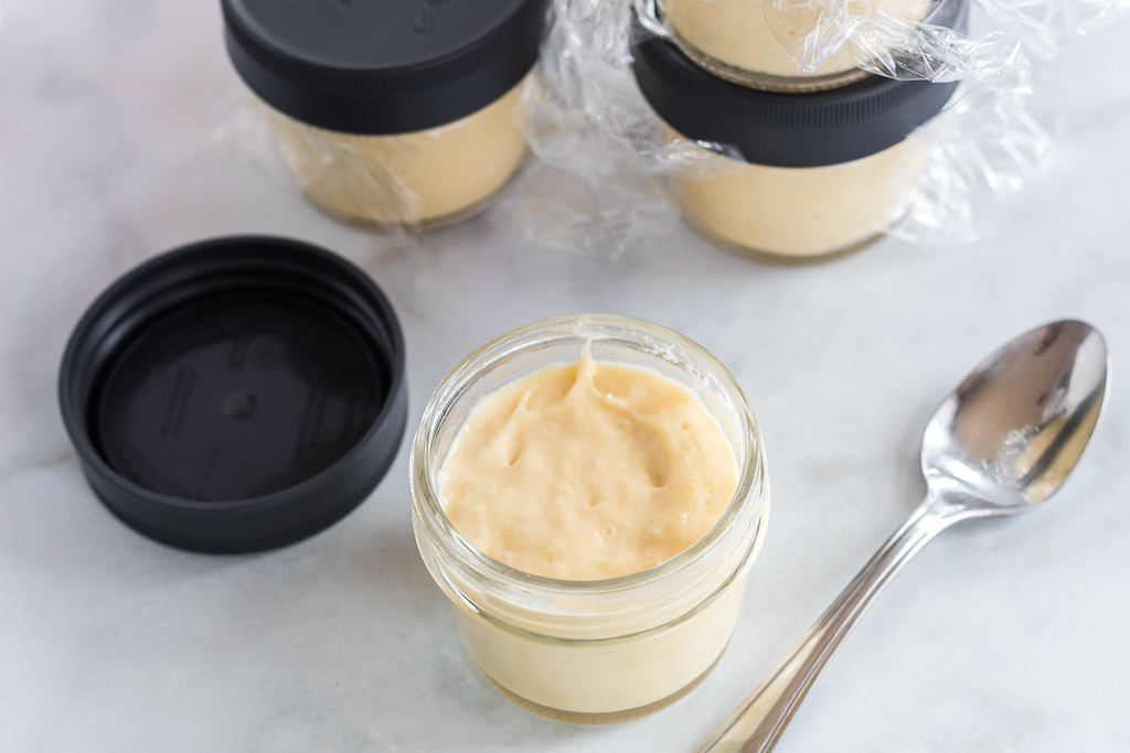 keto banana pudding in jars 