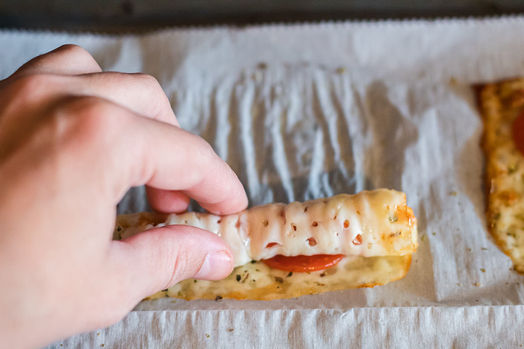 making keto pizza roll ups 