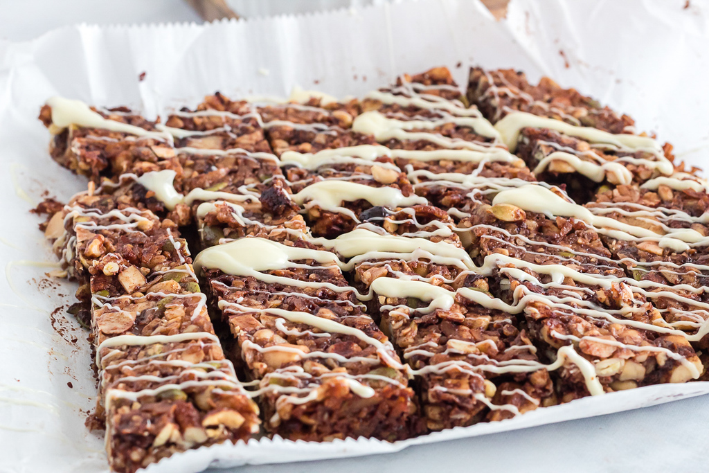 Keto Granola Bars (Copycat KIND Bars) Hip2Keto