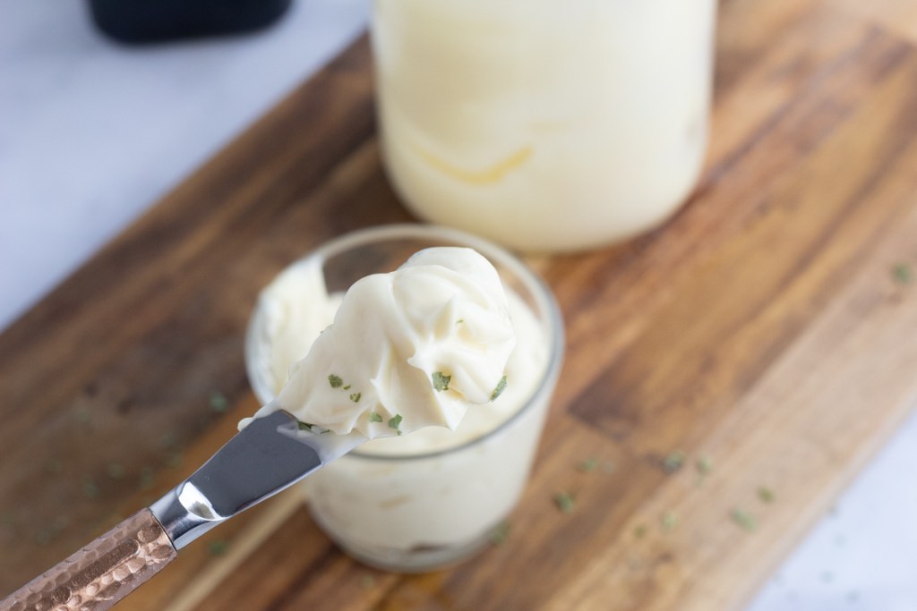 keto mayo on knife