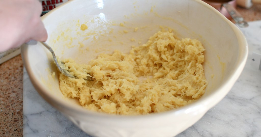 keto cinnamon roll dough in a bowl