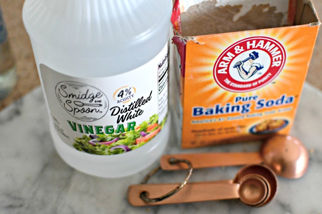 vinegar and baking soda egg substitute