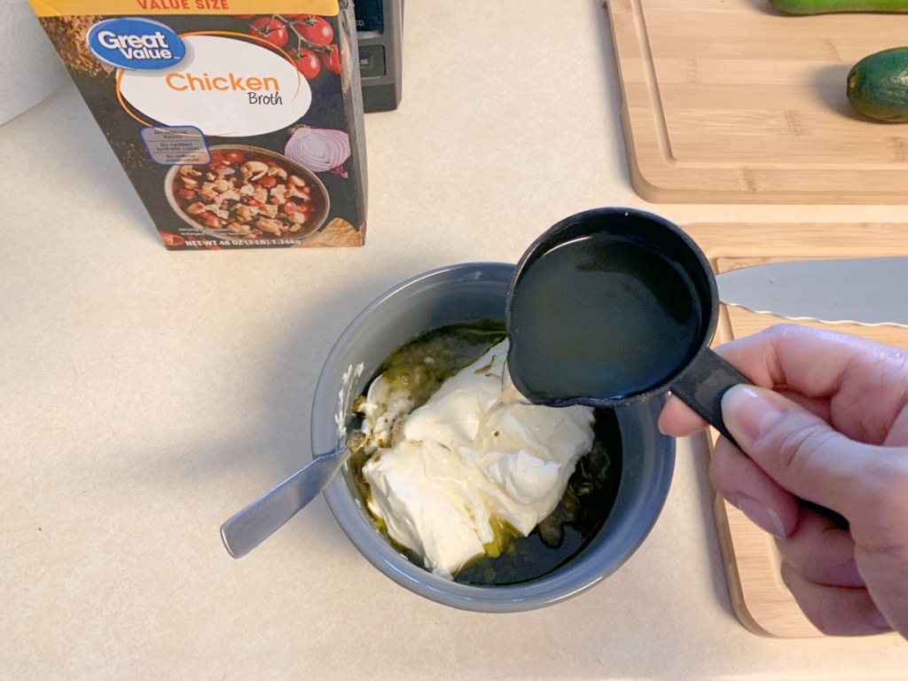 making sauce for lemon pesto chicken