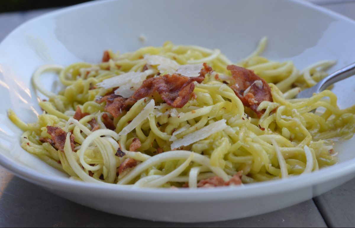 a bowl of bacon cacio e pepe, one of our favorite 5 ingredient meals and dinner recipes