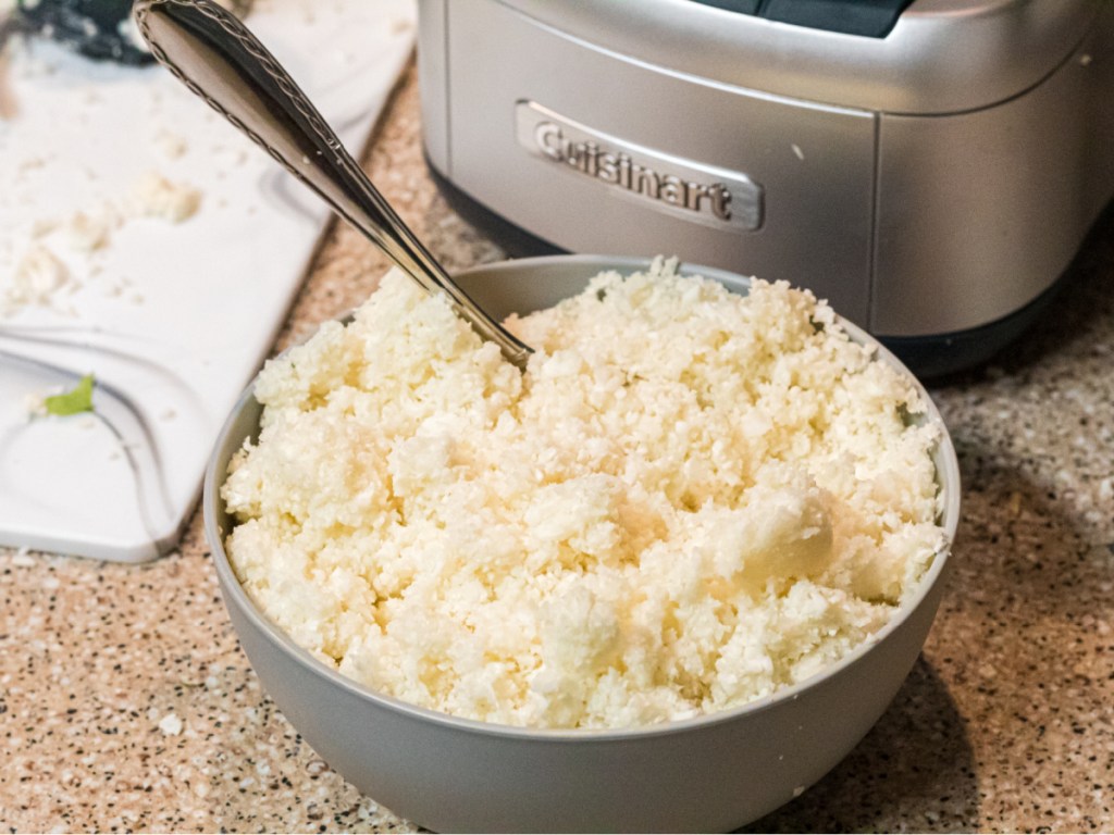 uma tigela de caseiro, arroz de couve-flor