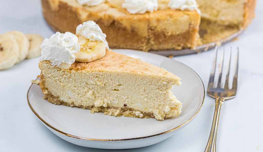 Keto Banana Pudding Cheesecake Recipe (Just 3 Net Carbs Per Slice)