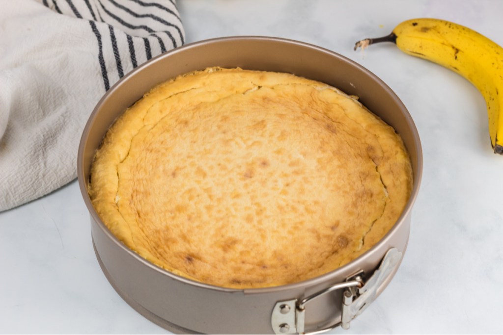 baked keto banana pudding cheesecake