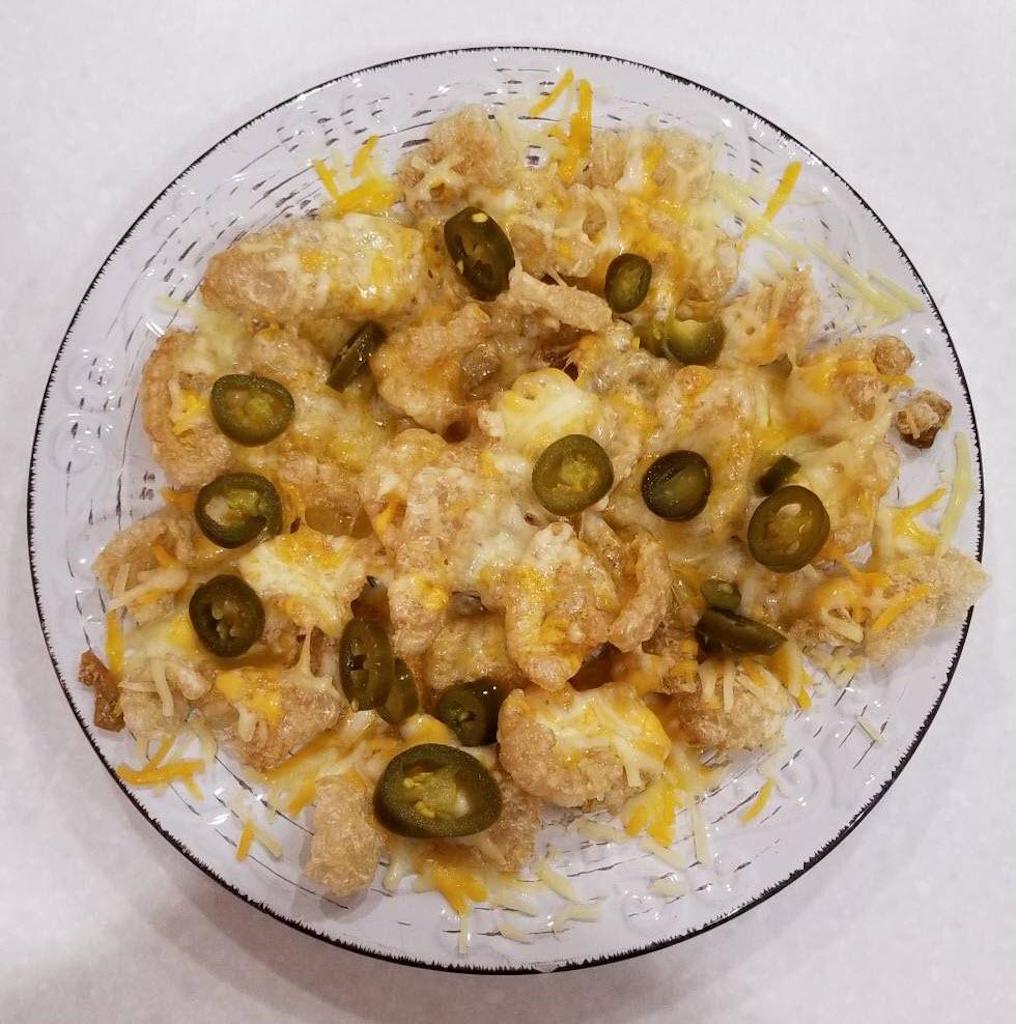 pork rind nachos with jalapeños 