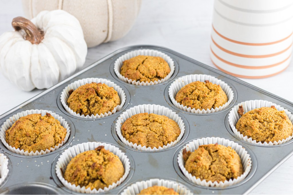 baked keto pumpkin muffins