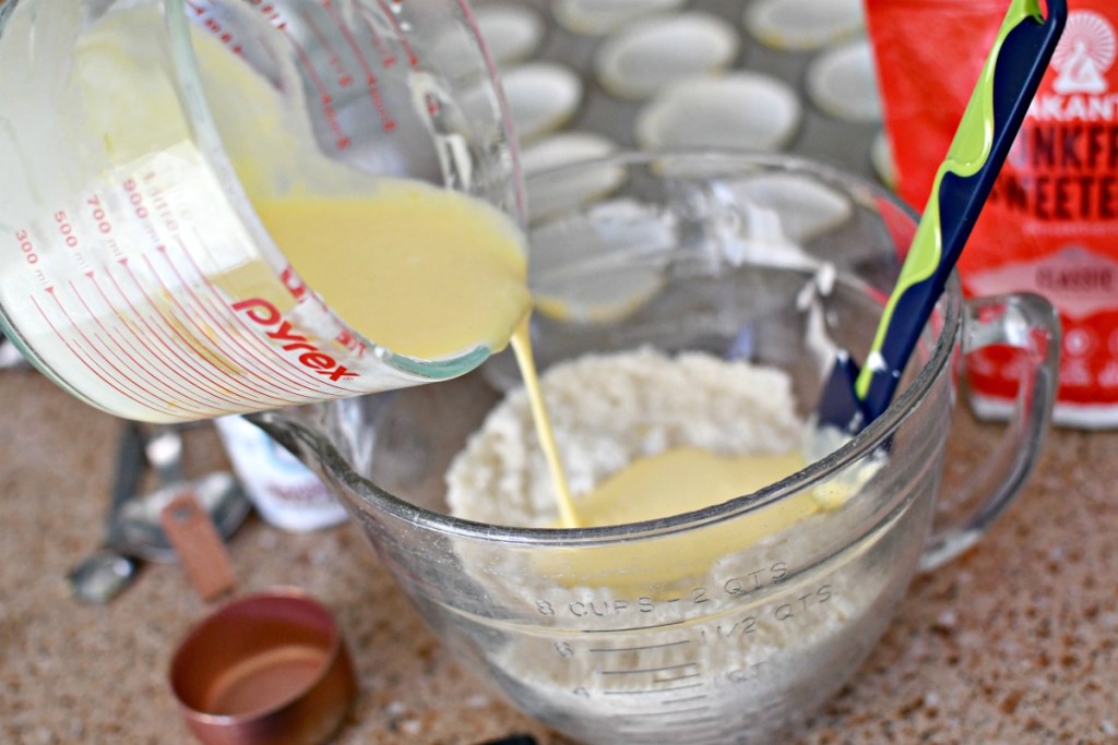 making keto muffin batter