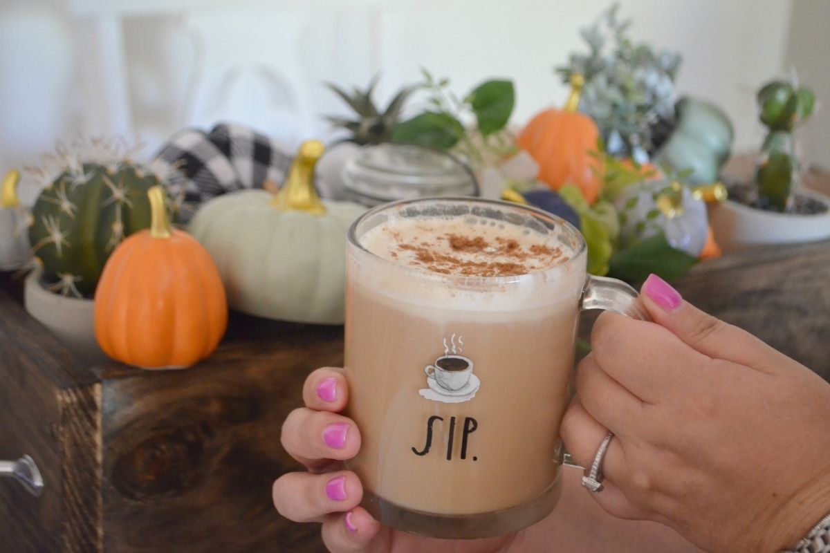 Keto Chai Tea Latte  Starbucks Copycat Recipe - Hip2Keto