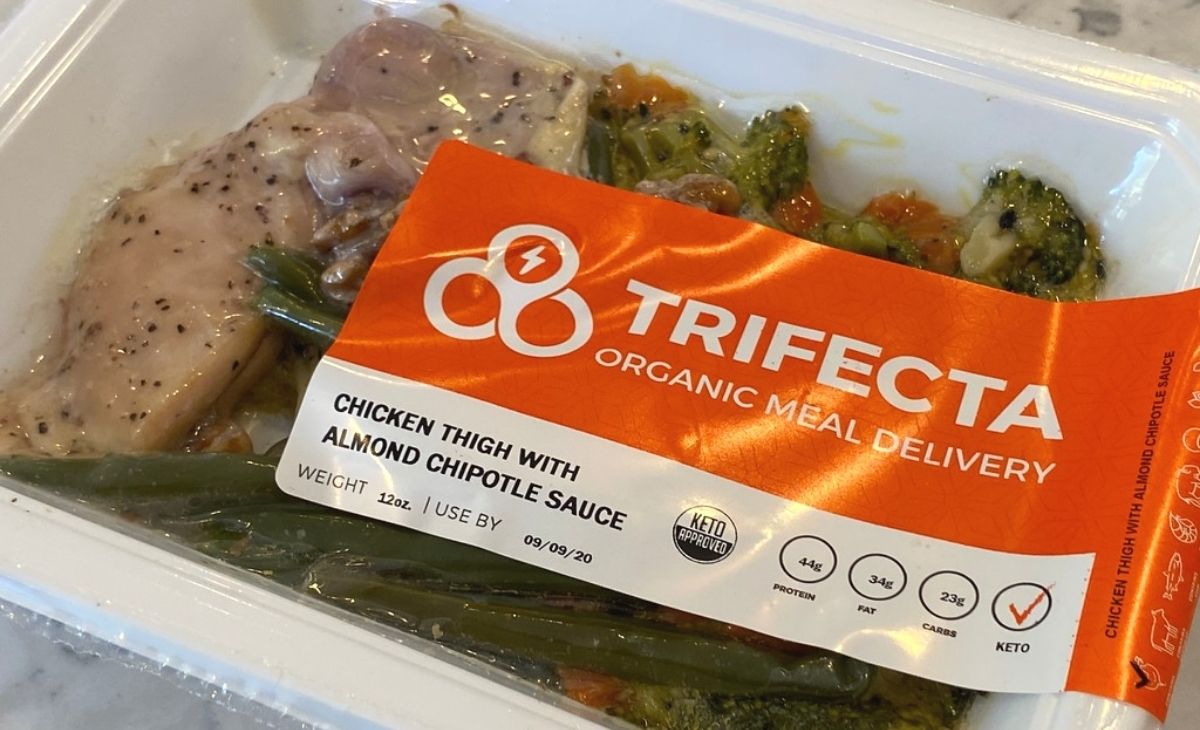 A meal delivery dish in the package